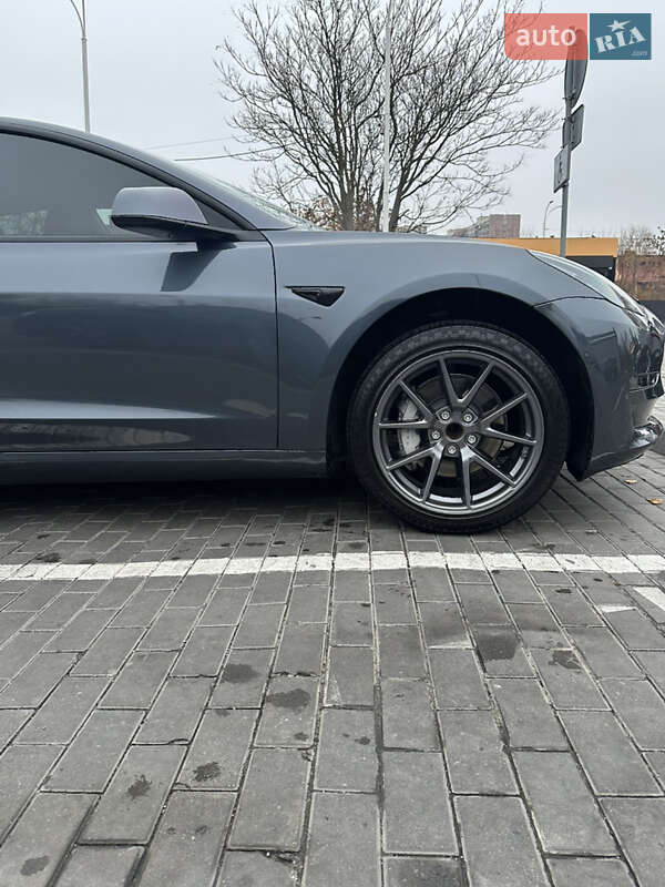 Седан Tesla Model 3 2021 в Днепре