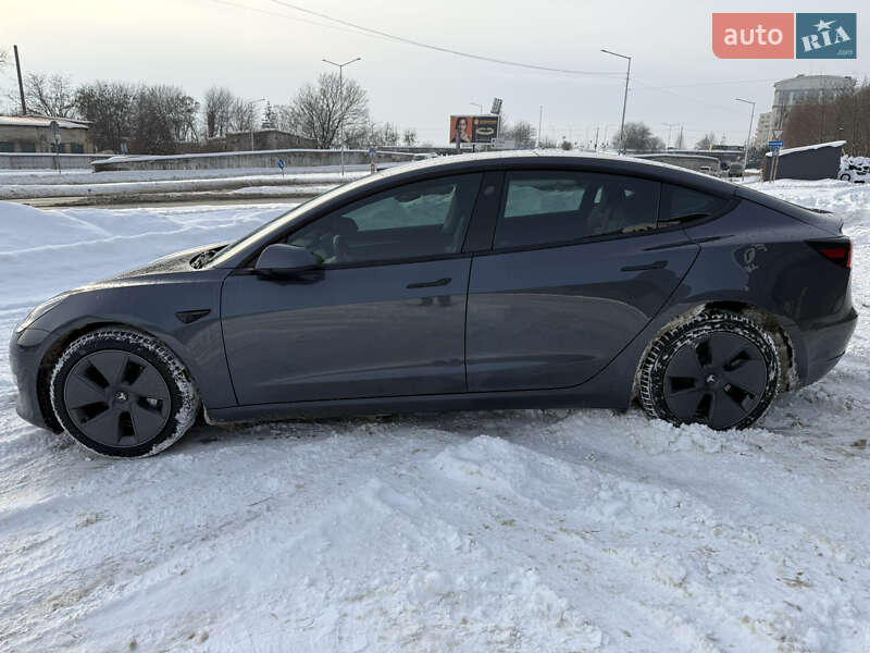Седан Tesla Model 3 2023 в Львові