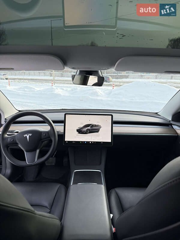 Седан Tesla Model 3 2023 в Львові
