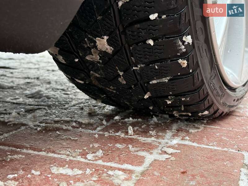 Седан Tesla Model 3 2019 в Кропивницком