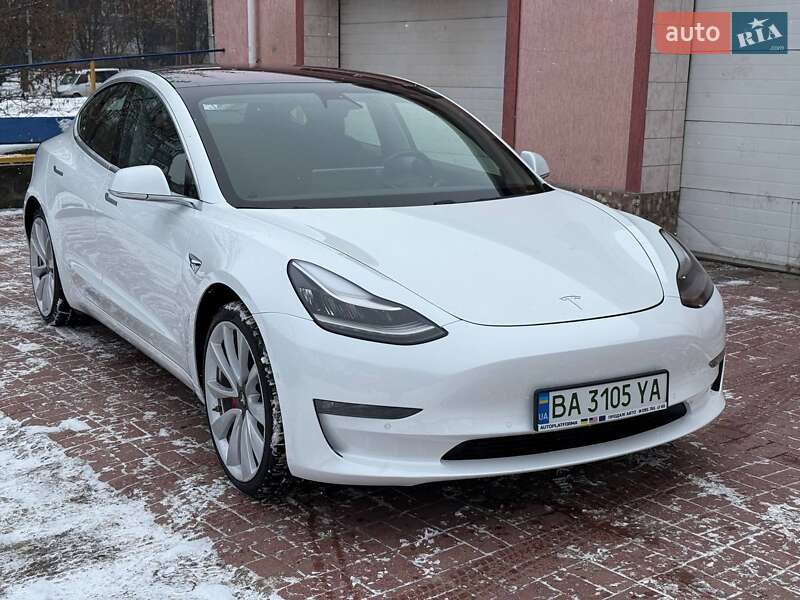 Седан Tesla Model 3 2019 в Кропивницком