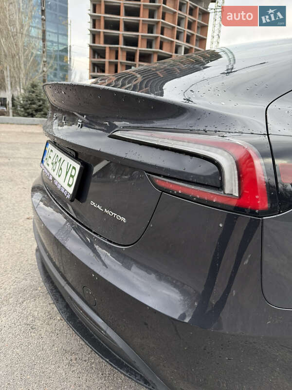 Седан Tesla Model 3 2024 в Днепре