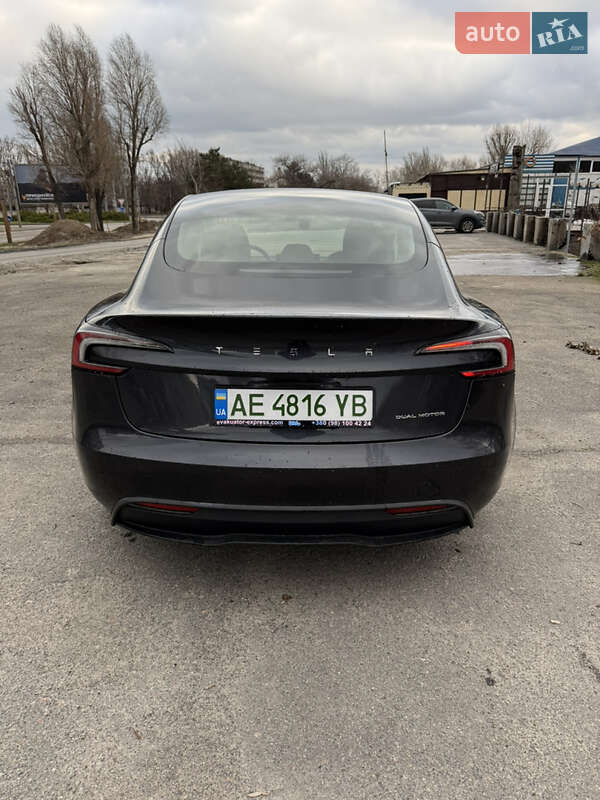 Седан Tesla Model 3 2024 в Днепре
