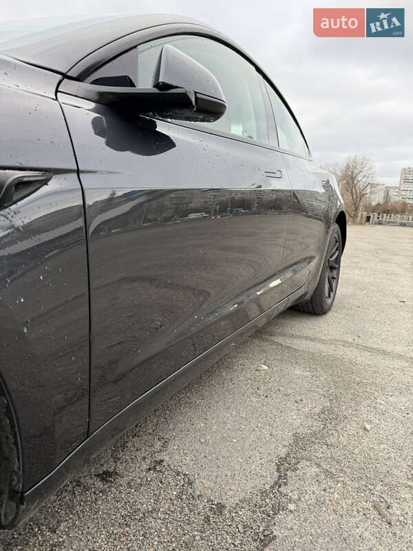 Седан Tesla Model 3 2024 в Днепре
