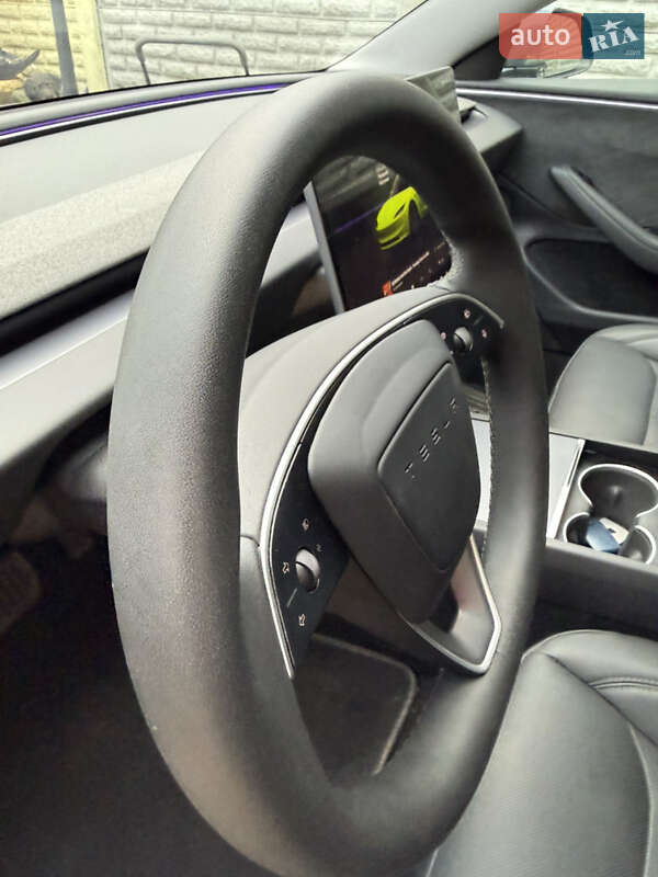 Седан Tesla Model 3 2024 в Днепре