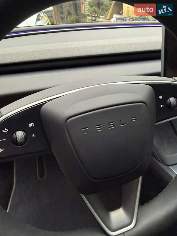 Седан Tesla Model 3 2024 в Днепре