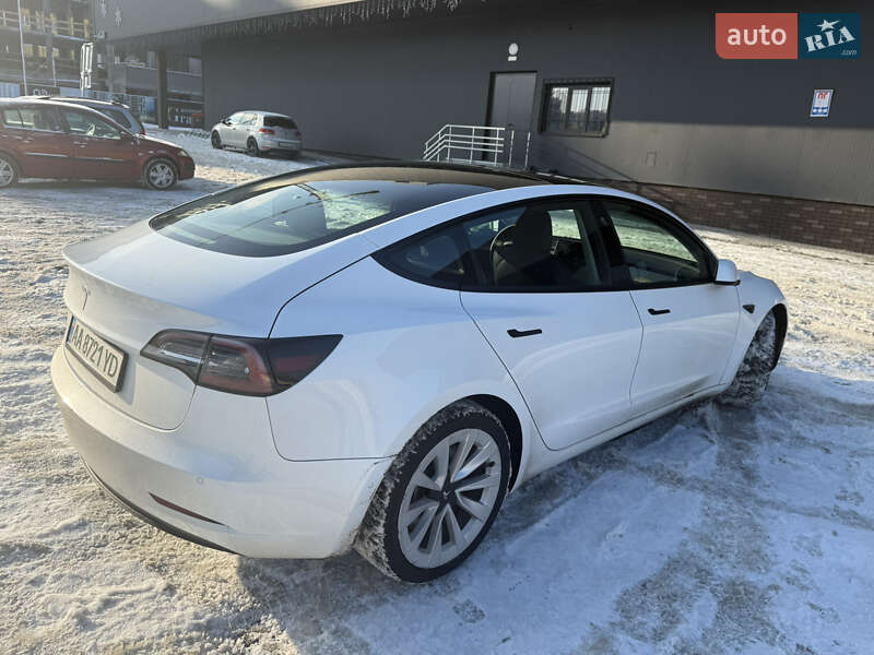 Седан Tesla Model 3 2022 в Киеве