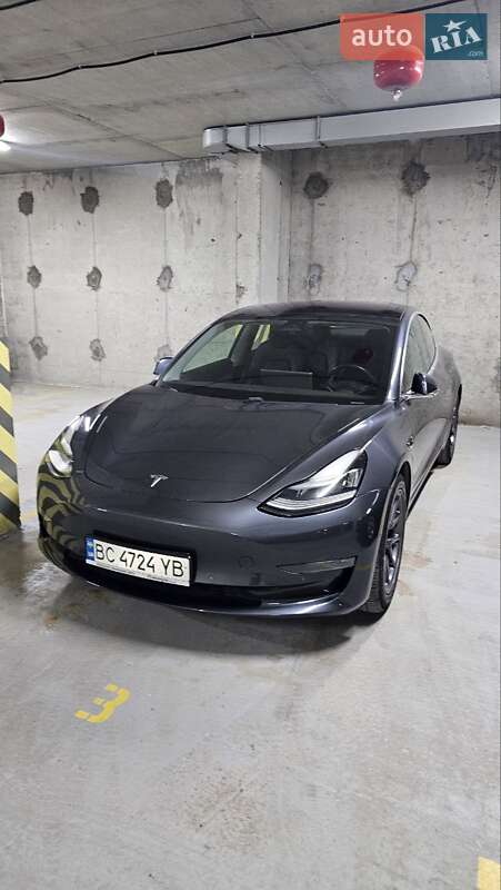 Tesla Model 3 2019