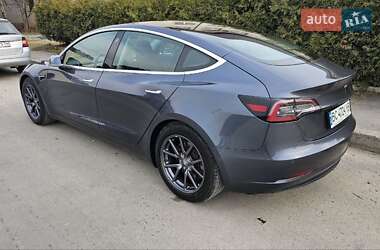 Седан Tesla Model 3 2019 в Львові