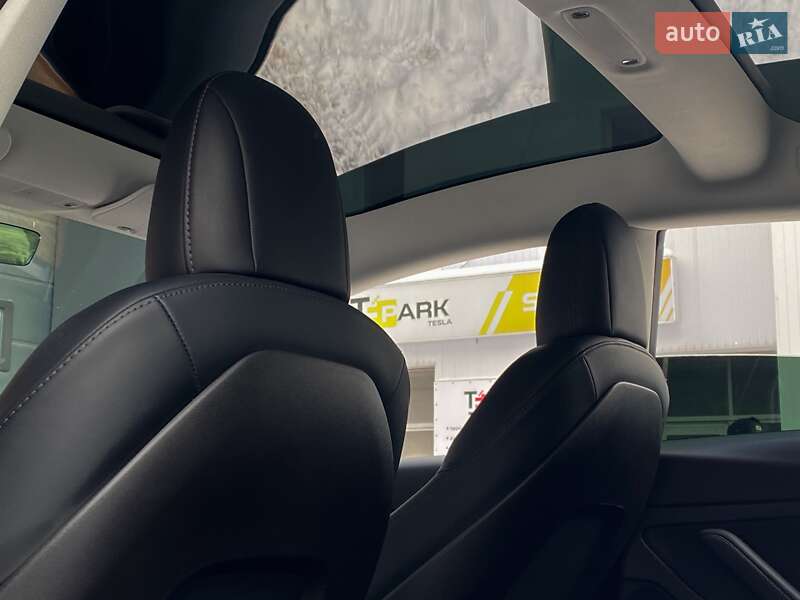 Седан Tesla Model 3 2019 в Киеве