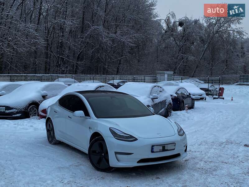 Седан Tesla Model 3 2019 в Киеве