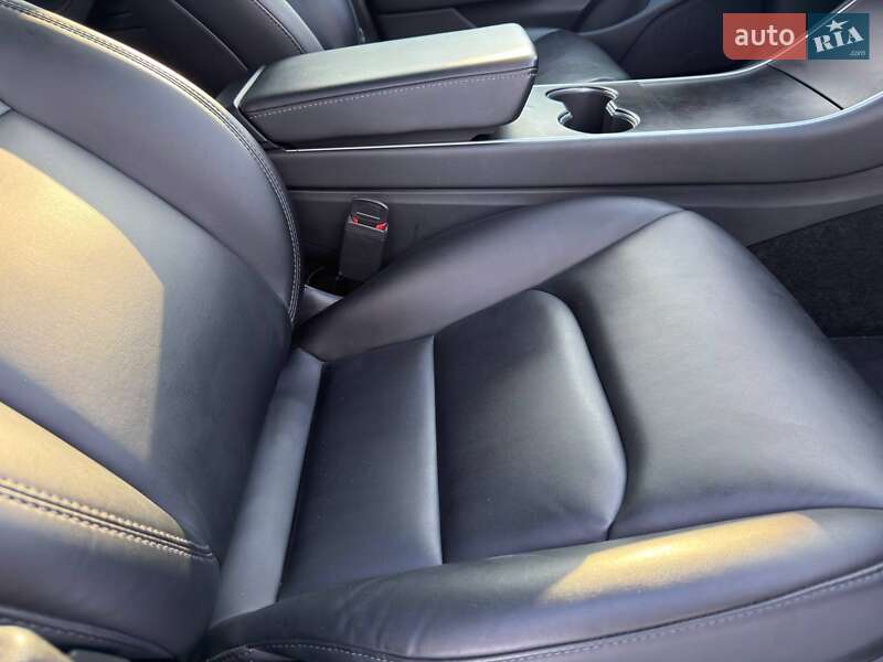 Седан Tesla Model 3 2020 в Ахтырке