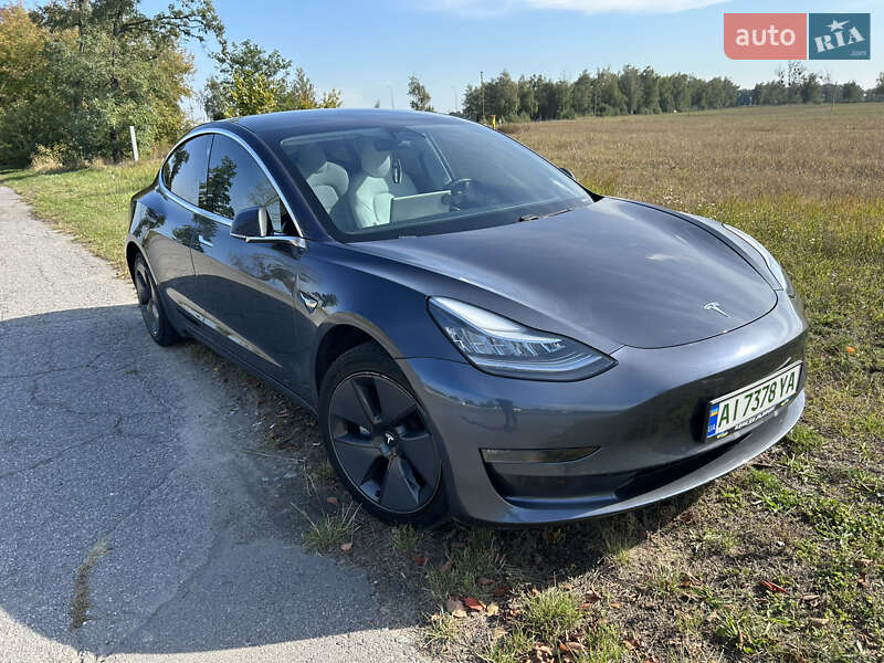 Tesla Model 3 2020