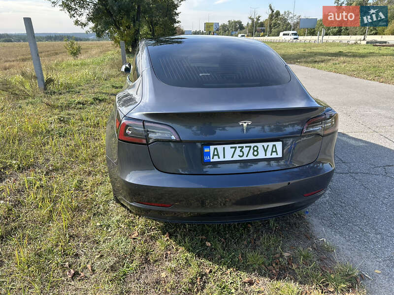 Седан Tesla Model 3 2020 в Києві