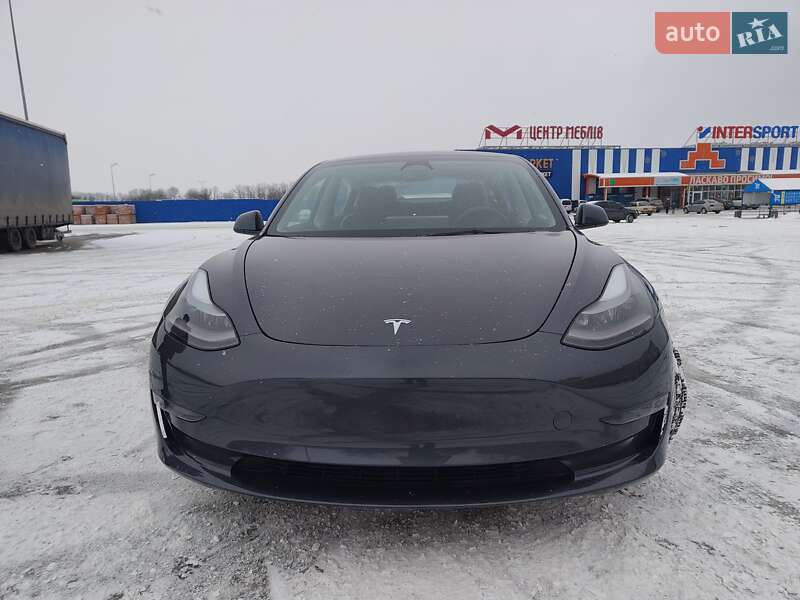 Седан Tesla Model 3 2023 в Кропивницькому