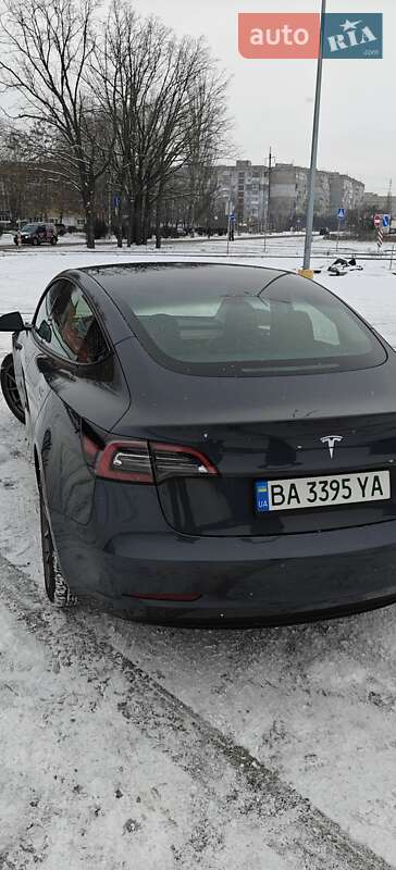 Седан Tesla Model 3 2023 в Кропивницькому