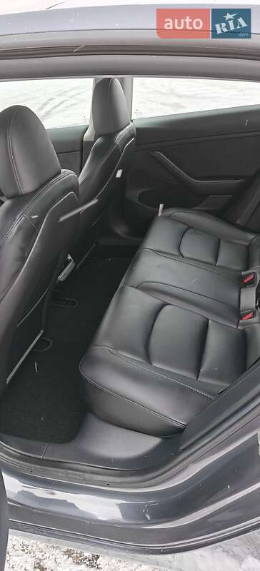 Седан Tesla Model 3 2023 в Кропивницькому