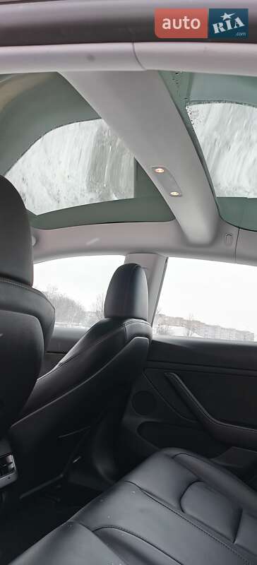 Седан Tesla Model 3 2023 в Кропивницькому