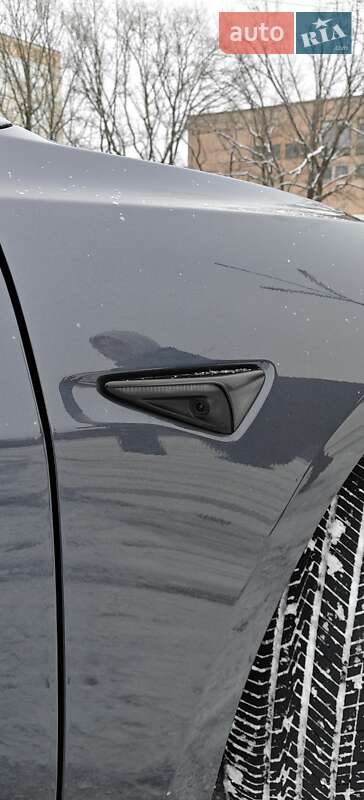 Седан Tesla Model 3 2023 в Кропивницькому