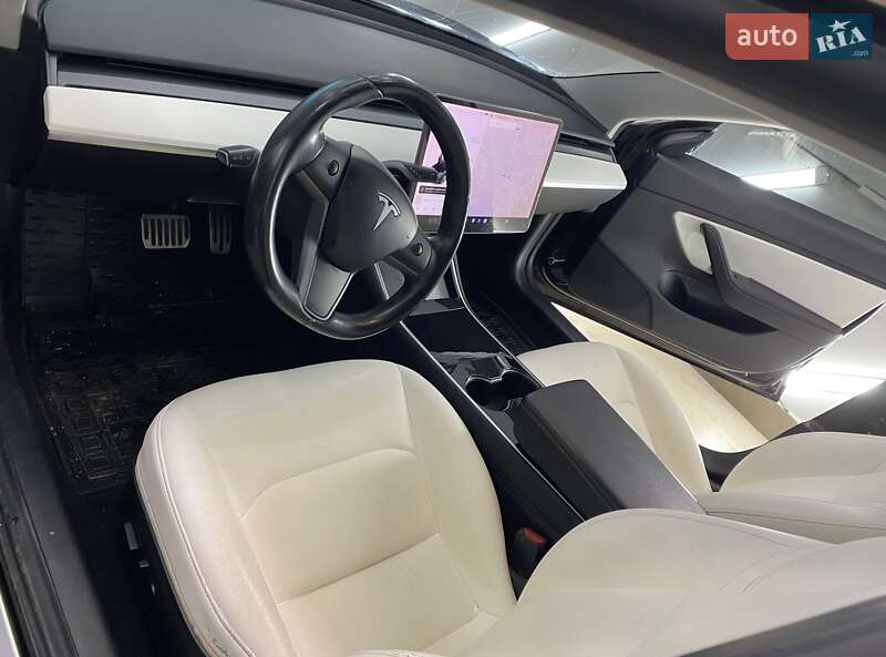 Седан Tesla Model 3 2018 в Одессе