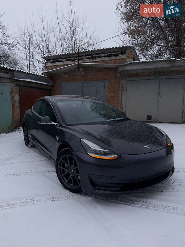 Седан Tesla Model 3 2018 в Слов'янську