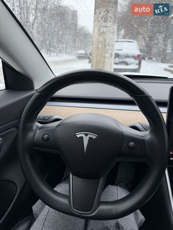 Седан Tesla Model 3 2018 в Слов'янську