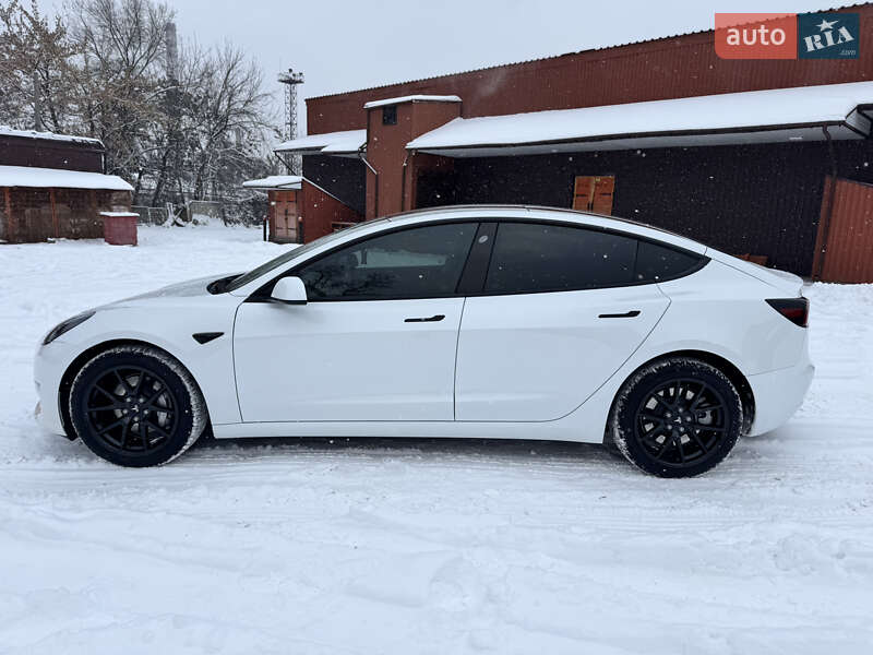 Седан Tesla Model 3 2023 в Дніпрі