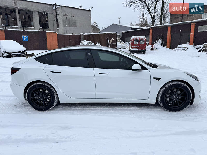 Седан Tesla Model 3 2023 в Дніпрі
