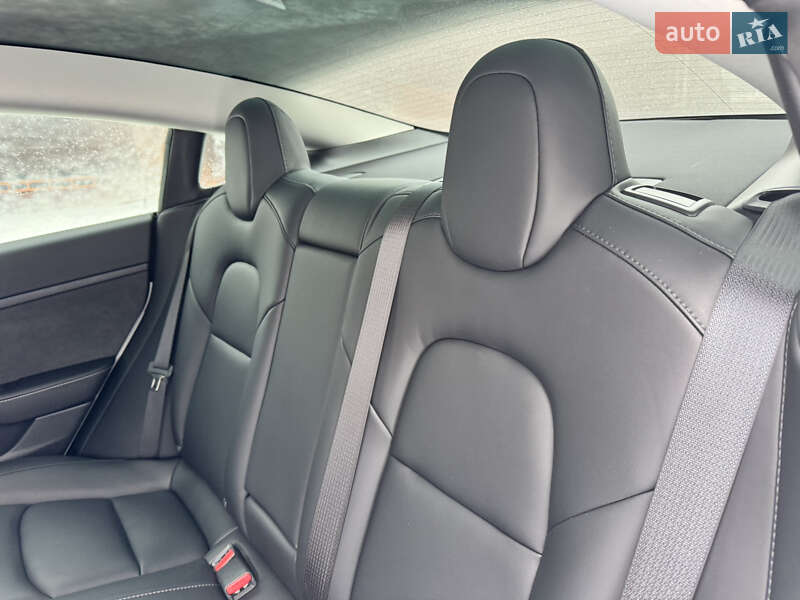 Седан Tesla Model 3 2023 в Дніпрі