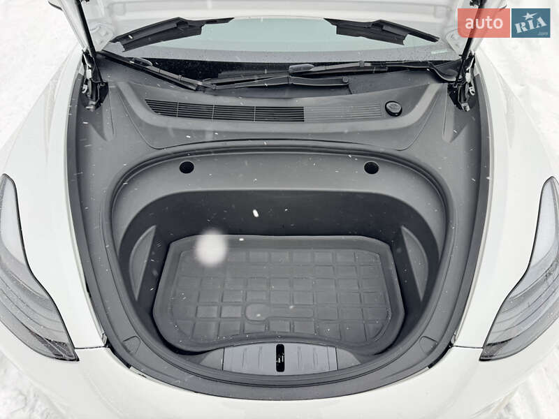 Седан Tesla Model 3 2023 в Дніпрі