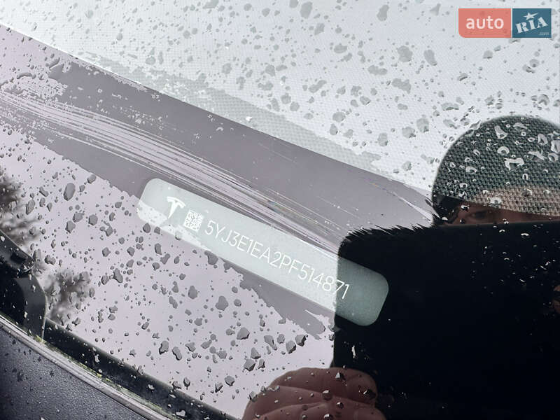 Седан Tesla Model 3 2023 в Дніпрі