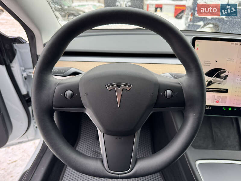 Седан Tesla Model 3 2023 в Дніпрі