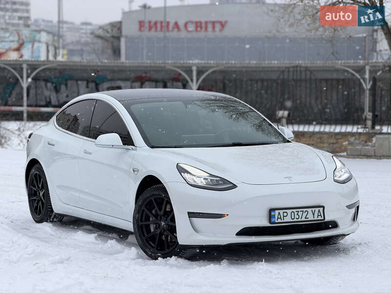 Седан Tesla Model 3 2020 в Запорожье