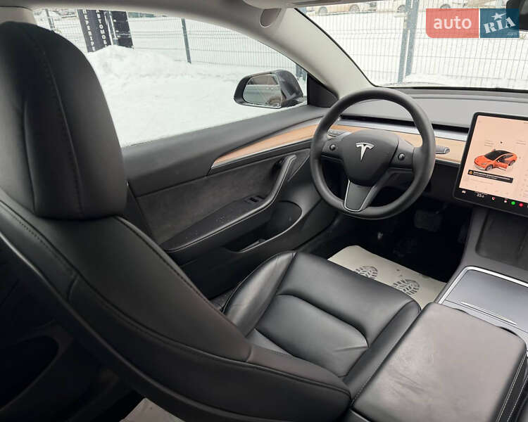 Седан Tesla Model 3 2022 в Киеве