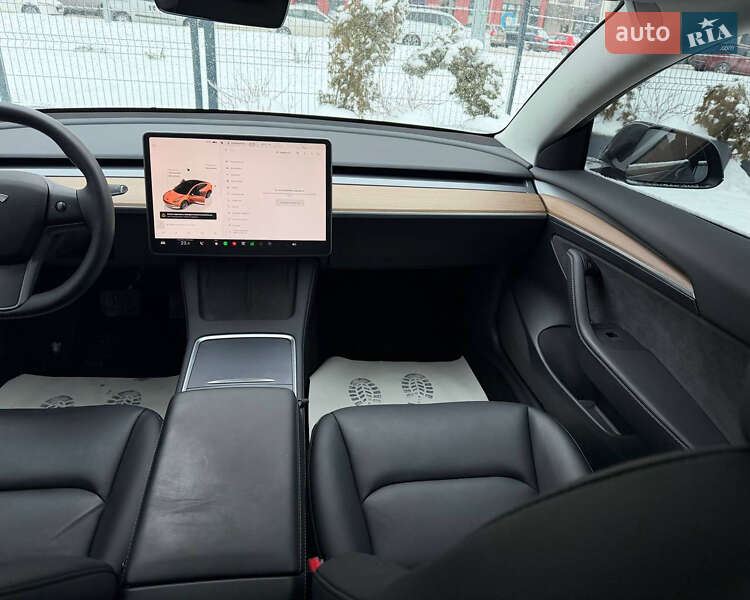 Седан Tesla Model 3 2022 в Киеве