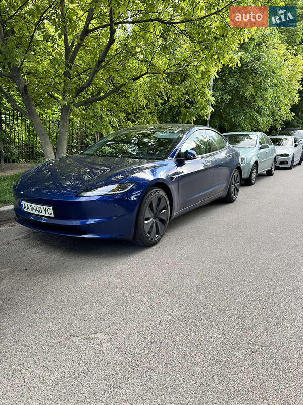 Седан Tesla Model 3 2024 в Киеве