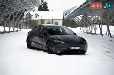 Седан Tesla Model 3 2025 в Львове