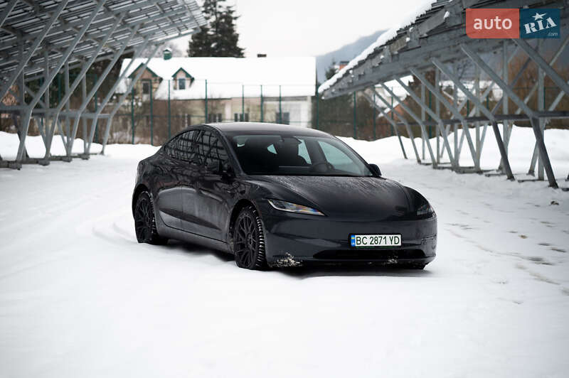 Седан Tesla Model 3 2025 в Львове