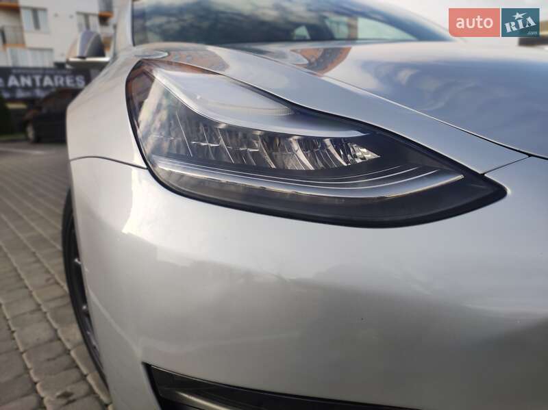 Седан Tesla Model 3 2018 в Вінниці