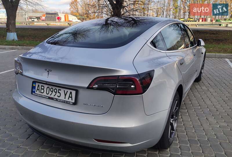 Седан Tesla Model 3 2018 в Вінниці