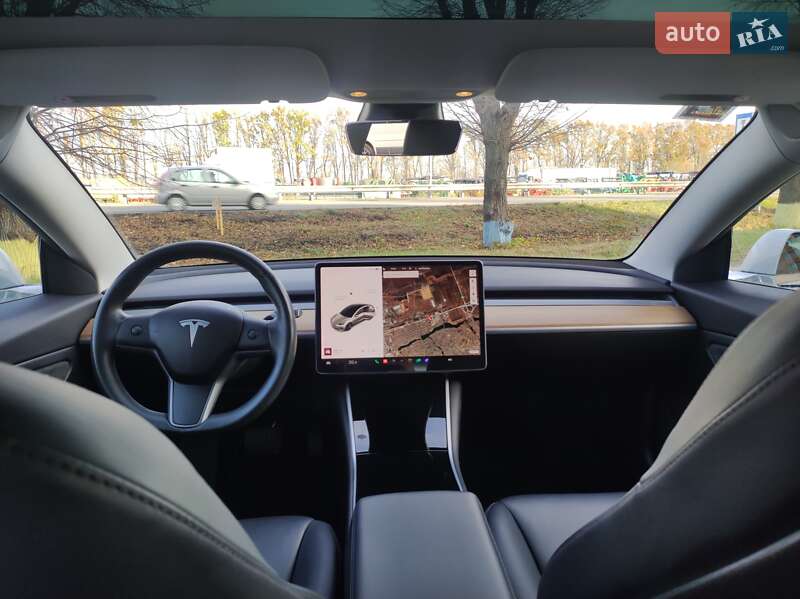 Седан Tesla Model 3 2018 в Вінниці