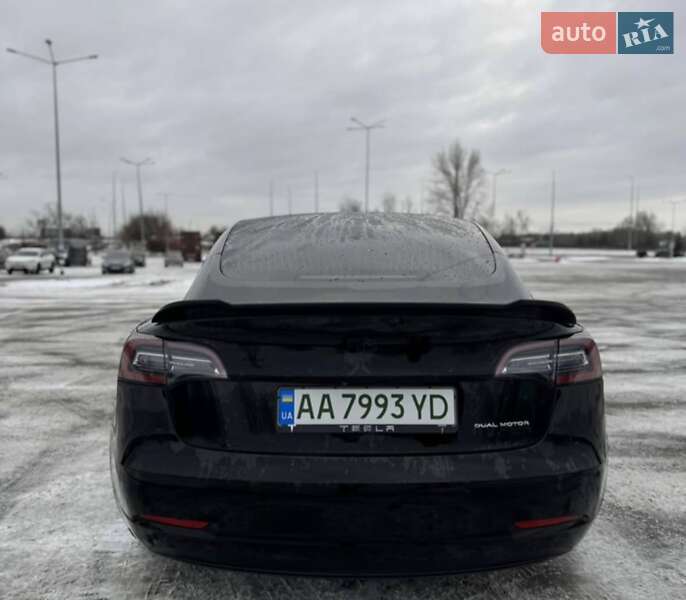 Седан Tesla Model 3 2019 в Львові