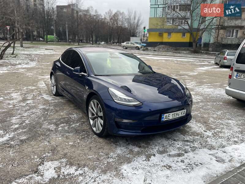 Седан Tesla Model 3 2018 в Кривому Розі
