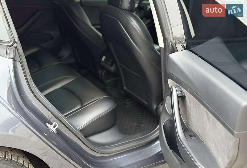 Седан Tesla Model 3 2023 в Одессе