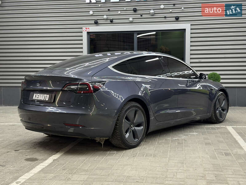 Седан Tesla Model 3 2020 в Киеве