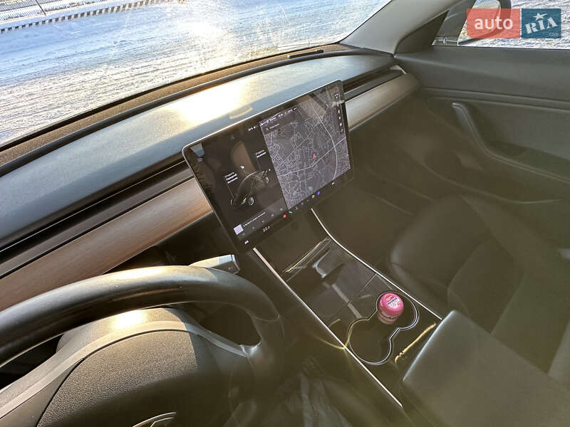 Седан Tesla Model 3 2018 в Киеве фото 15 Седан Tesla Model 3 2018 в Киеве
