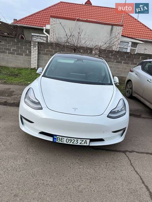 Седан Tesla Model 3 2020 в Николаеве