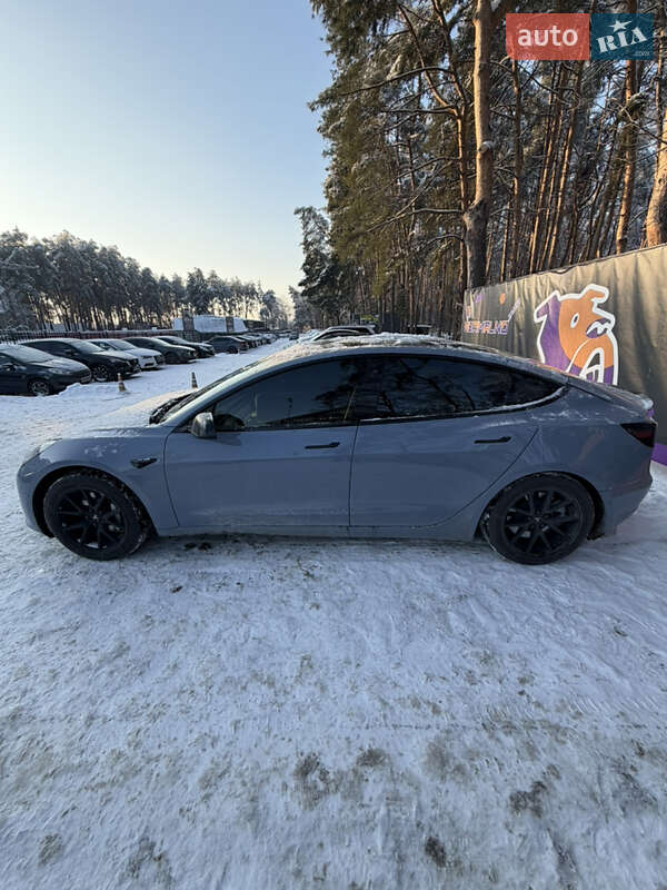Седан Tesla Model 3 2021 в Киеве