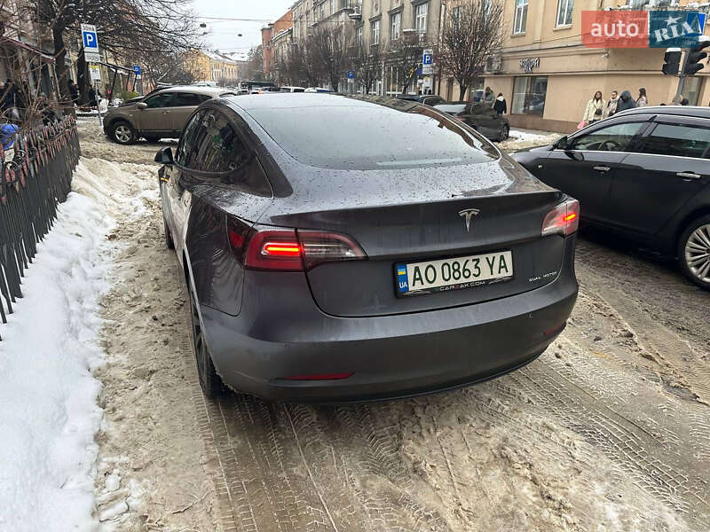 Седан Tesla Model 3 2021 в Ужгороде