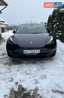 Седан Tesla Model 3 2022 в Ужгороде